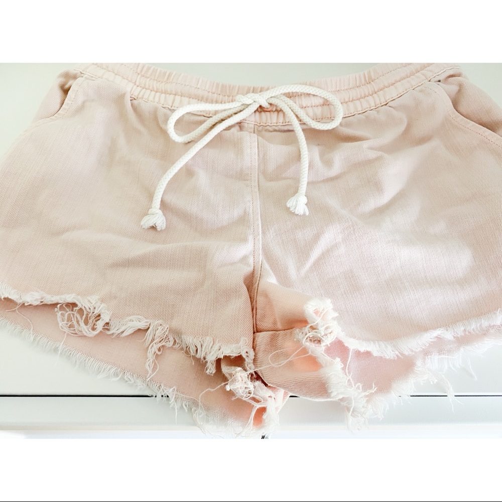light pink shorts from aerie 💕